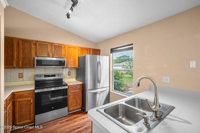 715 Harriet Avenue SW, Palm Bay, FL 32908