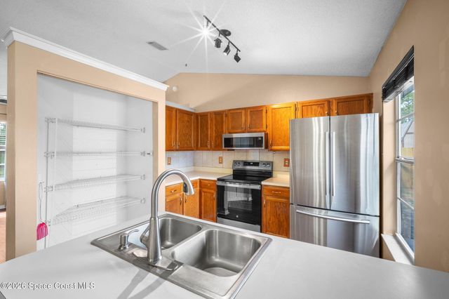 715 Harriet Avenue SW, Palm Bay, FL 32908
