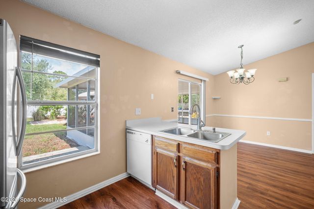 715 Harriet Avenue SW, Palm Bay, FL 32908