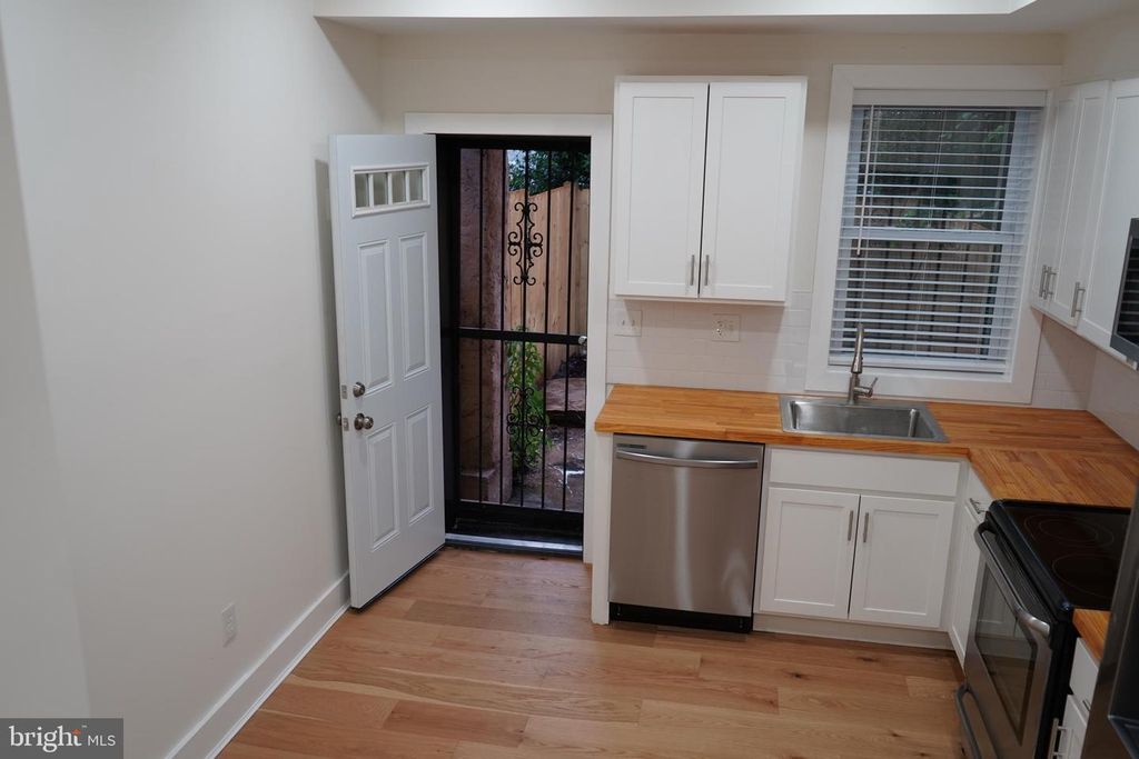591 ORCHARD ST, Baltimore, MD 21201