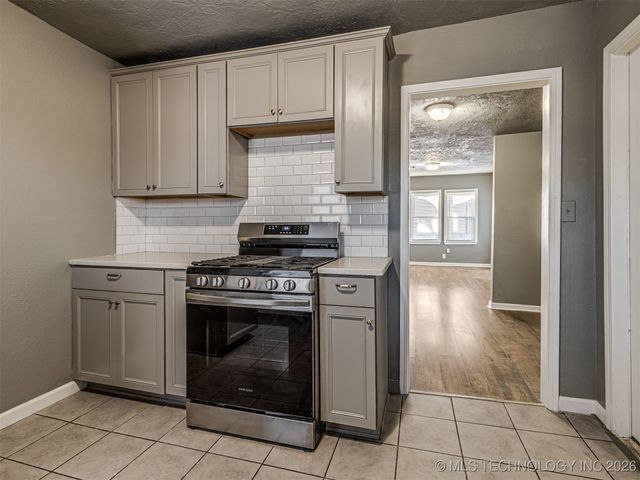 4627 S 29th West Avenue, Tulsa, OK 74107