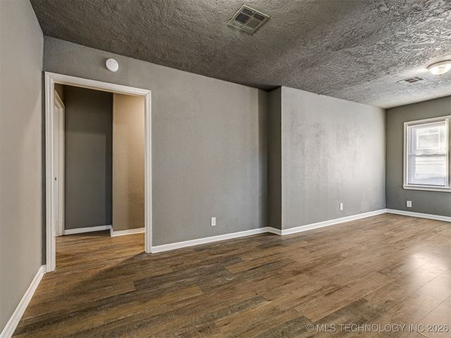 4627 S 29th West Avenue, Tulsa, OK 74107