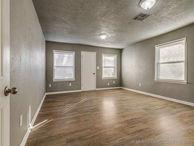 4627 S 29th West Avenue, Tulsa, OK 74107