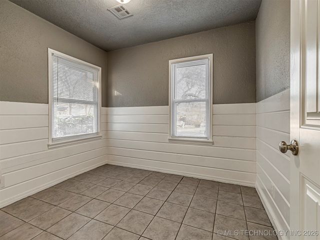 4627 S 29th West Avenue, Tulsa, OK 74107