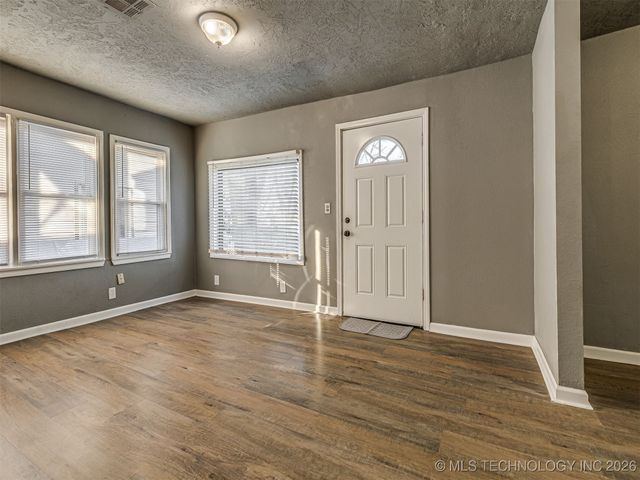 4627 S 29th West Avenue, Tulsa, OK 74107