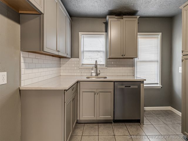 4627 S 29th West Avenue, Tulsa, OK 74107