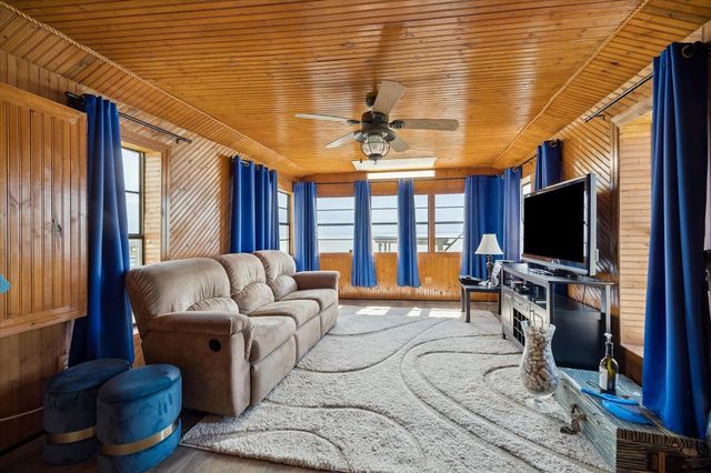 115 Panther, Onalaska, TX 77360