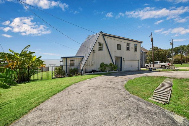 115 Panther, Onalaska, TX 77360