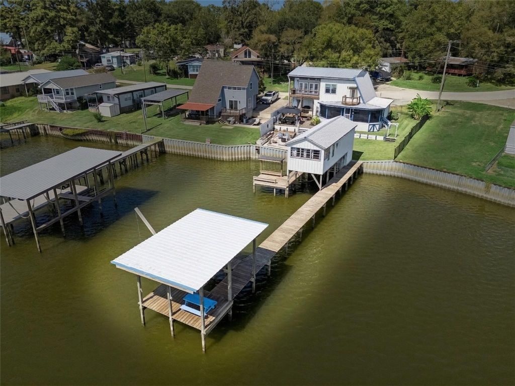 115 Panther, Onalaska, TX 77360