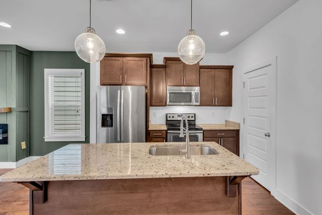 720 Cottage Park Dr, Nashville, TN 37207