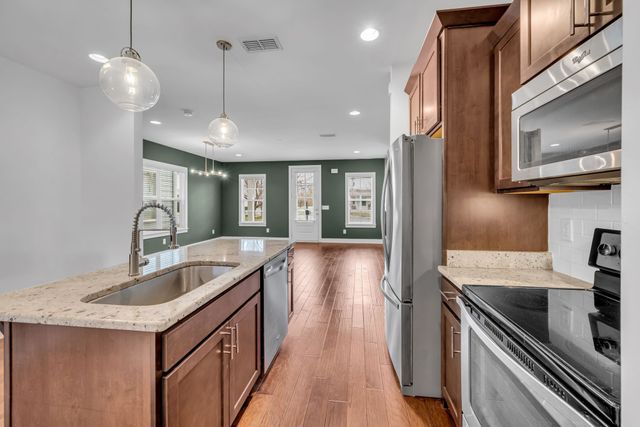 720 Cottage Park Dr, Nashville, TN 37207