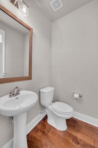 720 Cottage Park Dr, Nashville, TN 37207