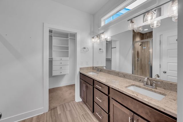 720 Cottage Park Dr, Nashville, TN 37207