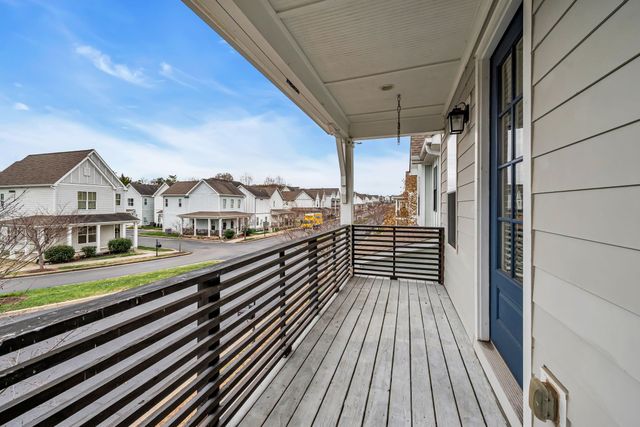 720 Cottage Park Dr, Nashville, TN 37207