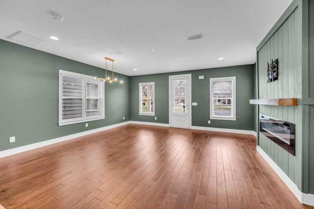 720 Cottage Park Dr, Nashville, TN 37207