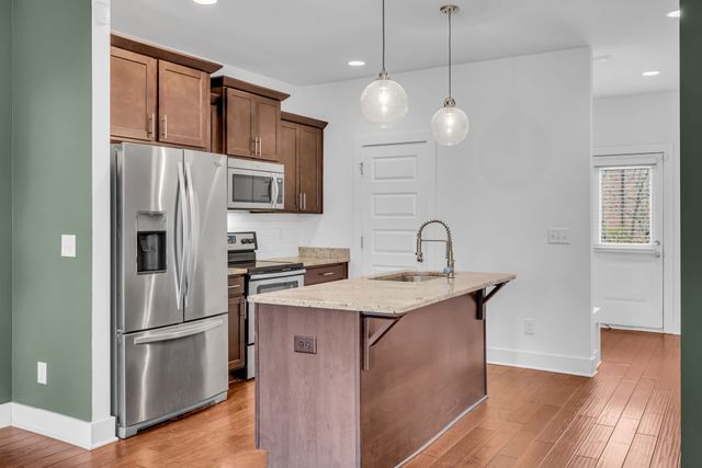 720 Cottage Park Dr, Nashville, TN 37207