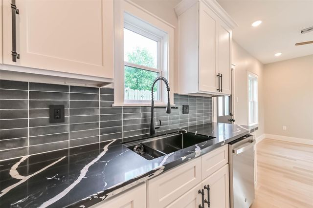 4723 Mallow Street, Houston, TX 77033