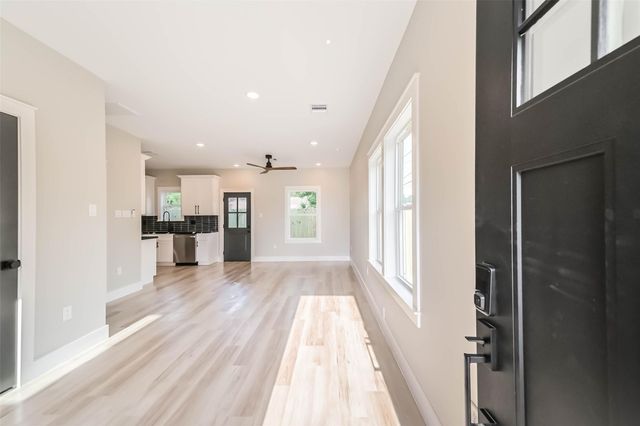 4723 Mallow Street, Houston, TX 77033