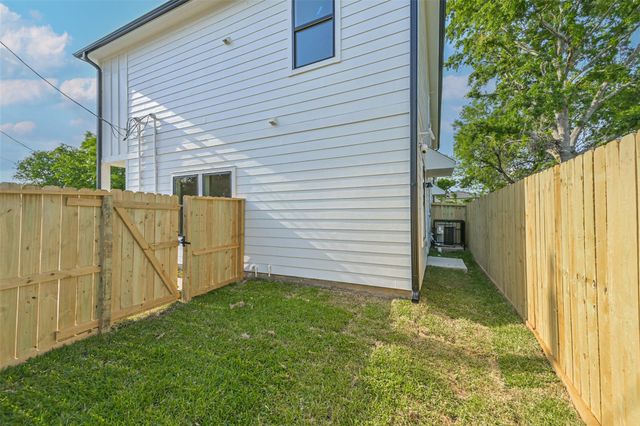 4723 Mallow Street, Houston, TX 77033