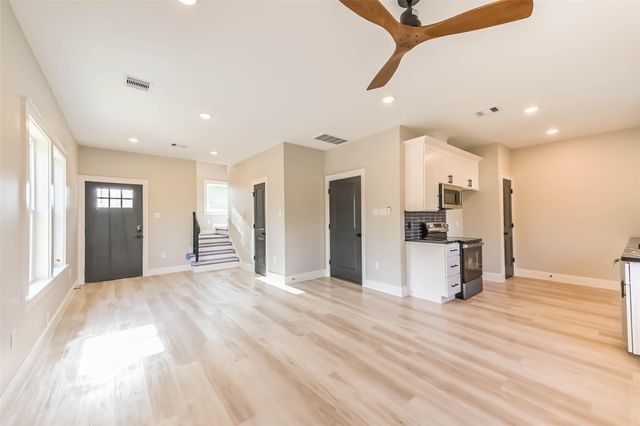 4723 Mallow Street, Houston, TX 77033