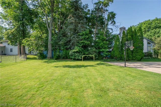 5036 Parkhaven Avenue NE, Canton, OH 44705
