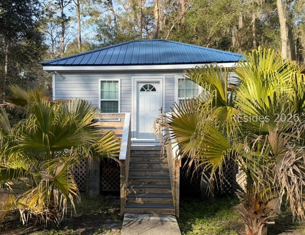 5 Cedar Point Dr, Ladys Island, SC 29907