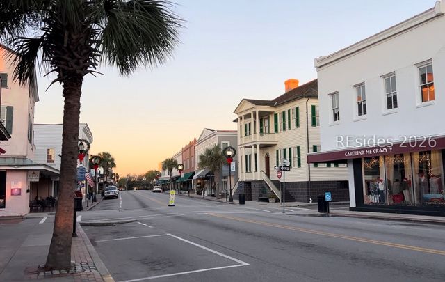 5 Cedar Point Dr, Ladys Island, SC 29907