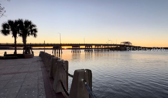 5 Cedar Point Dr, Ladys Island, SC 29907