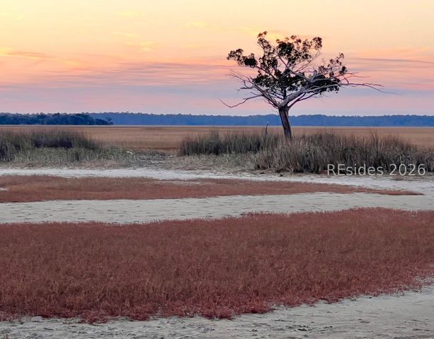 5 Cedar Point Dr, Ladys Island, SC 29907