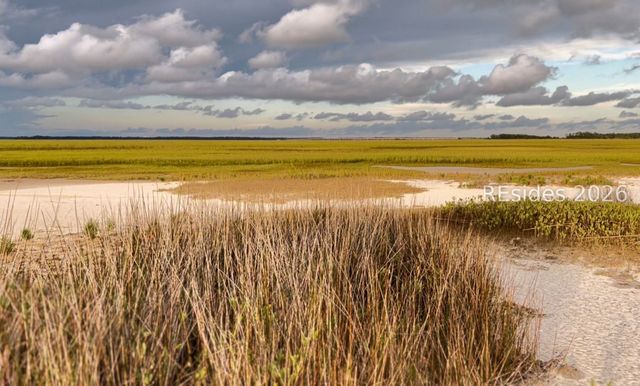 5 Cedar Point Dr, Ladys Island, SC 29907