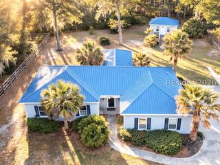 5 Cedar Point Dr, Ladys Island, SC 29907