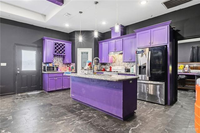 1303 Canary Lane, La Villa, TX 78538