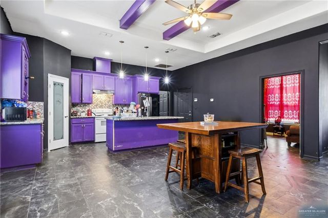 1303 Canary Lane, La Villa, TX 78538