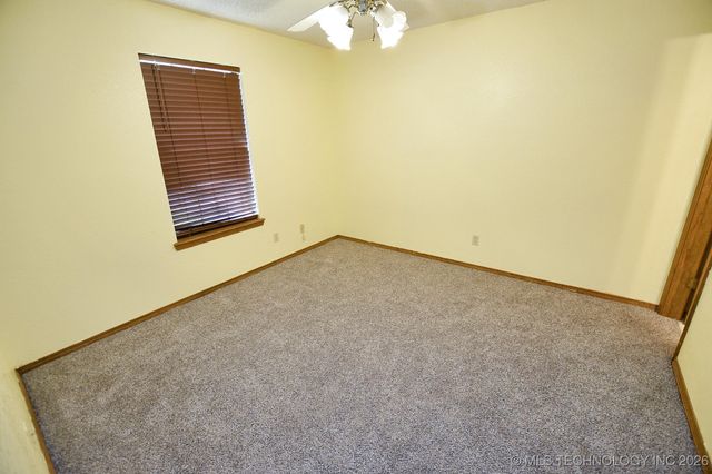 1208 SW 14th Court, Wagoner, OK 74467