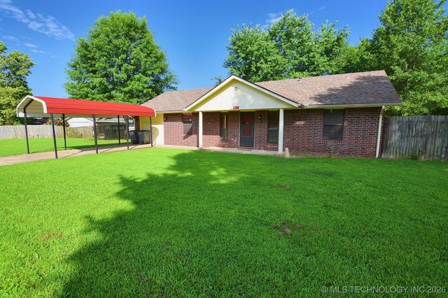 1208 SW 14th Court, Wagoner, OK 74467