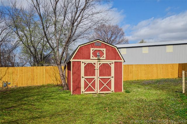 1208 SW 14th Court, Wagoner, OK 74467