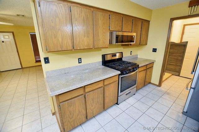 1208 SW 14th Court, Wagoner, OK 74467