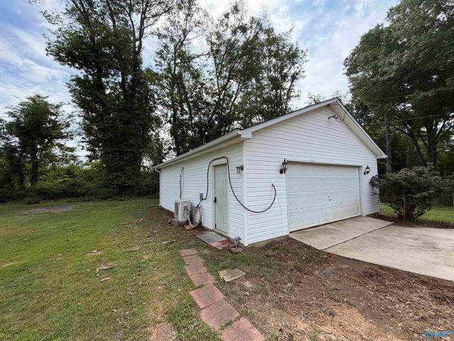 2706 Lake Avenue SE, Decatur, AL 35603