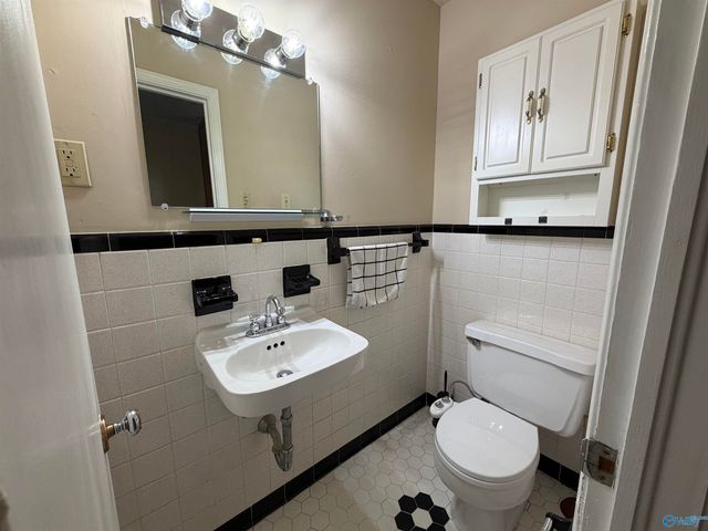 2706 Lake Avenue SE, Decatur, AL 35603