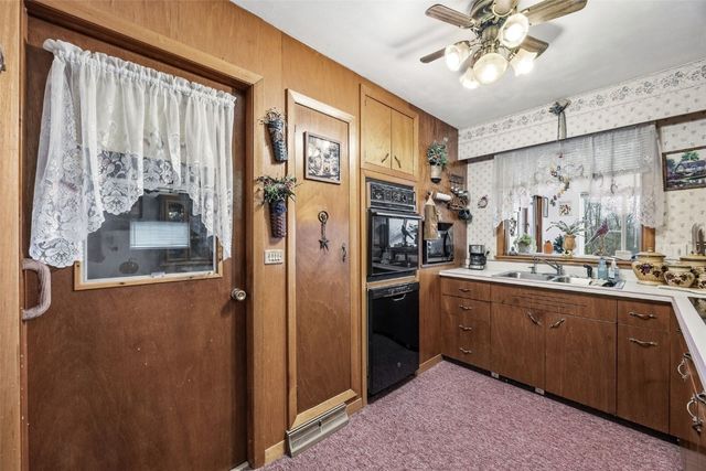 101 South Street, Urbana, IA 52345