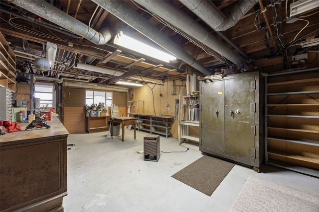 101 South Street, Urbana, IA 52345