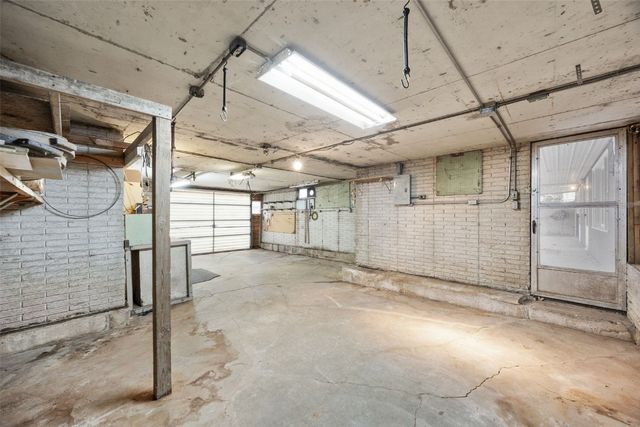 101 South Street, Urbana, IA 52345