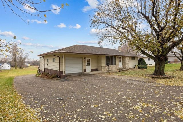 101 South Street, Urbana, IA 52345