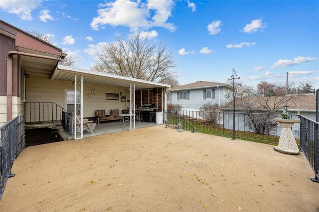 101 South Street, Urbana, IA 52345