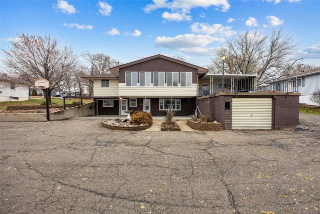 101 South Street, Urbana, IA 52345