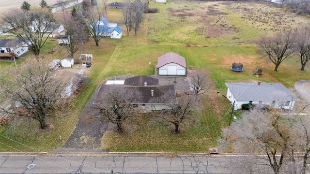 101 South Street, Urbana, IA 52345