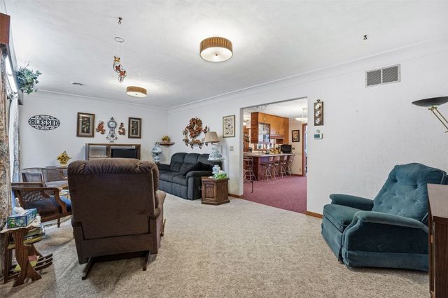 101 South Street, Urbana, IA 52345