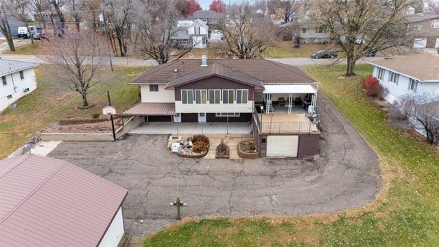 101 South Street, Urbana, IA 52345