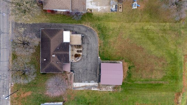 101 South Street, Urbana, IA 52345