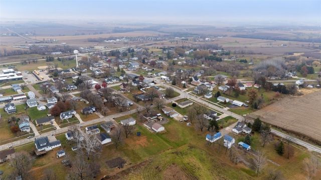 101 South Street, Urbana, IA 52345